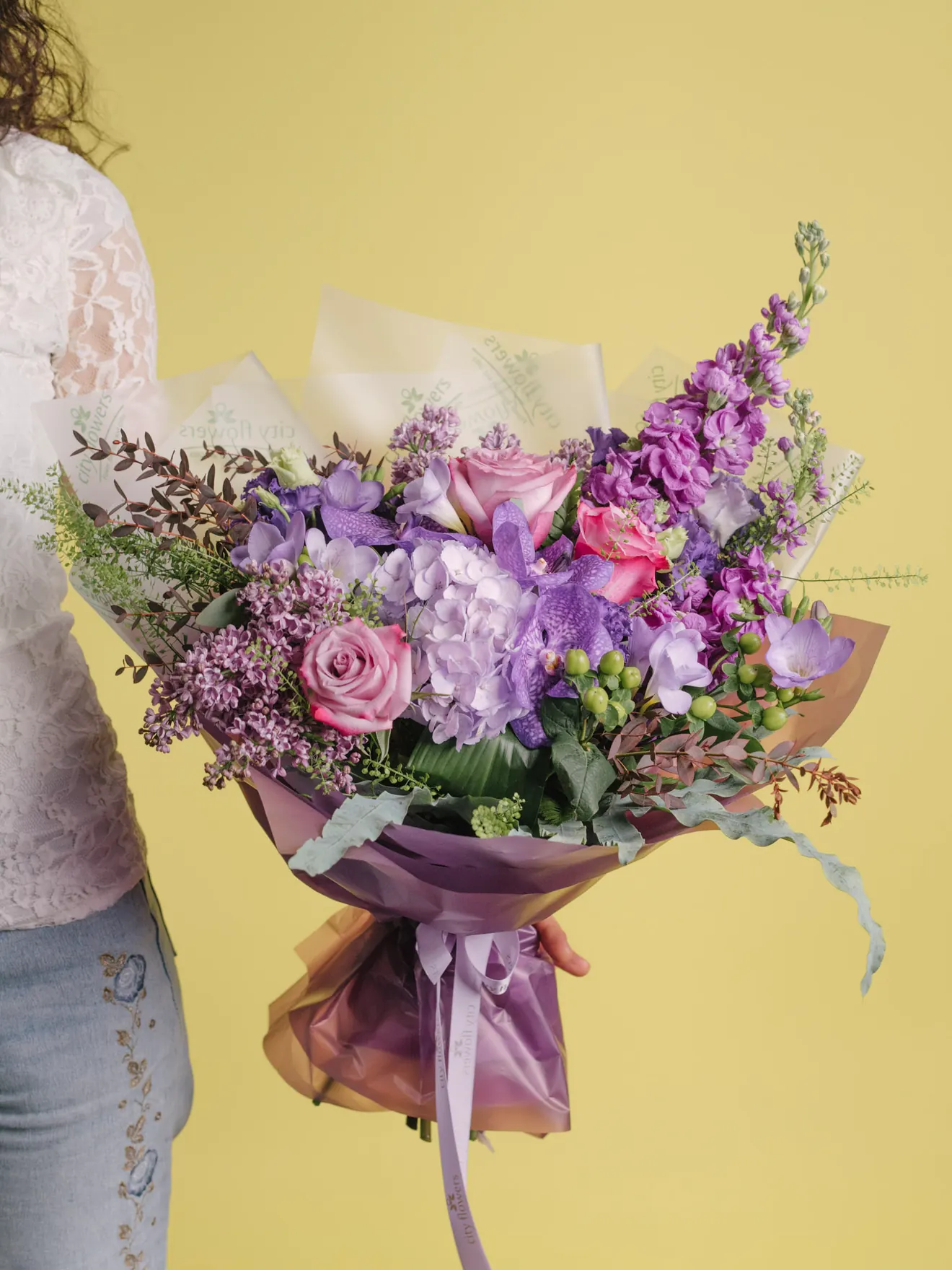 Ametist, orhidee vanda și hydrangea mov