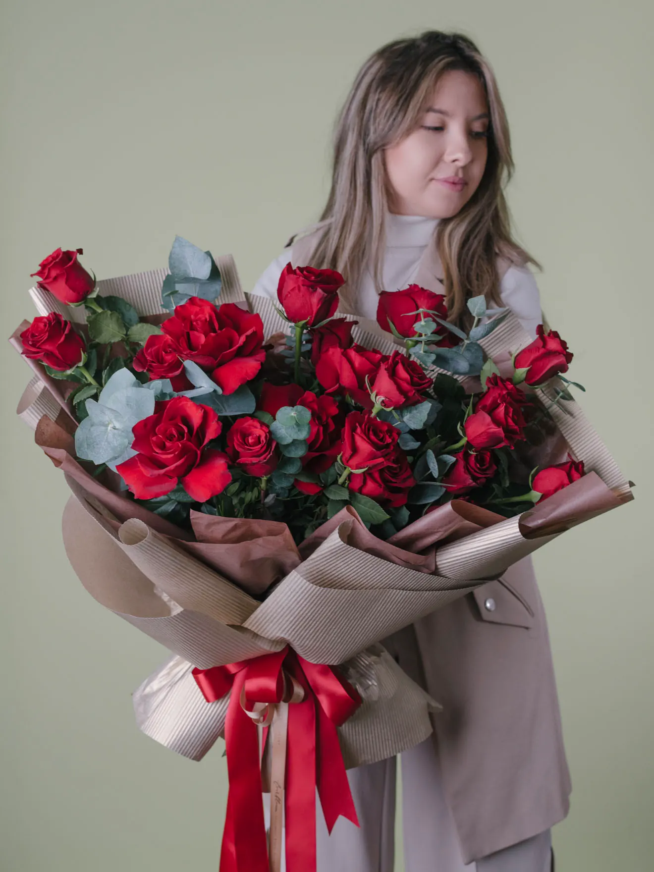 Cherry, 19 trandafiri roșii
