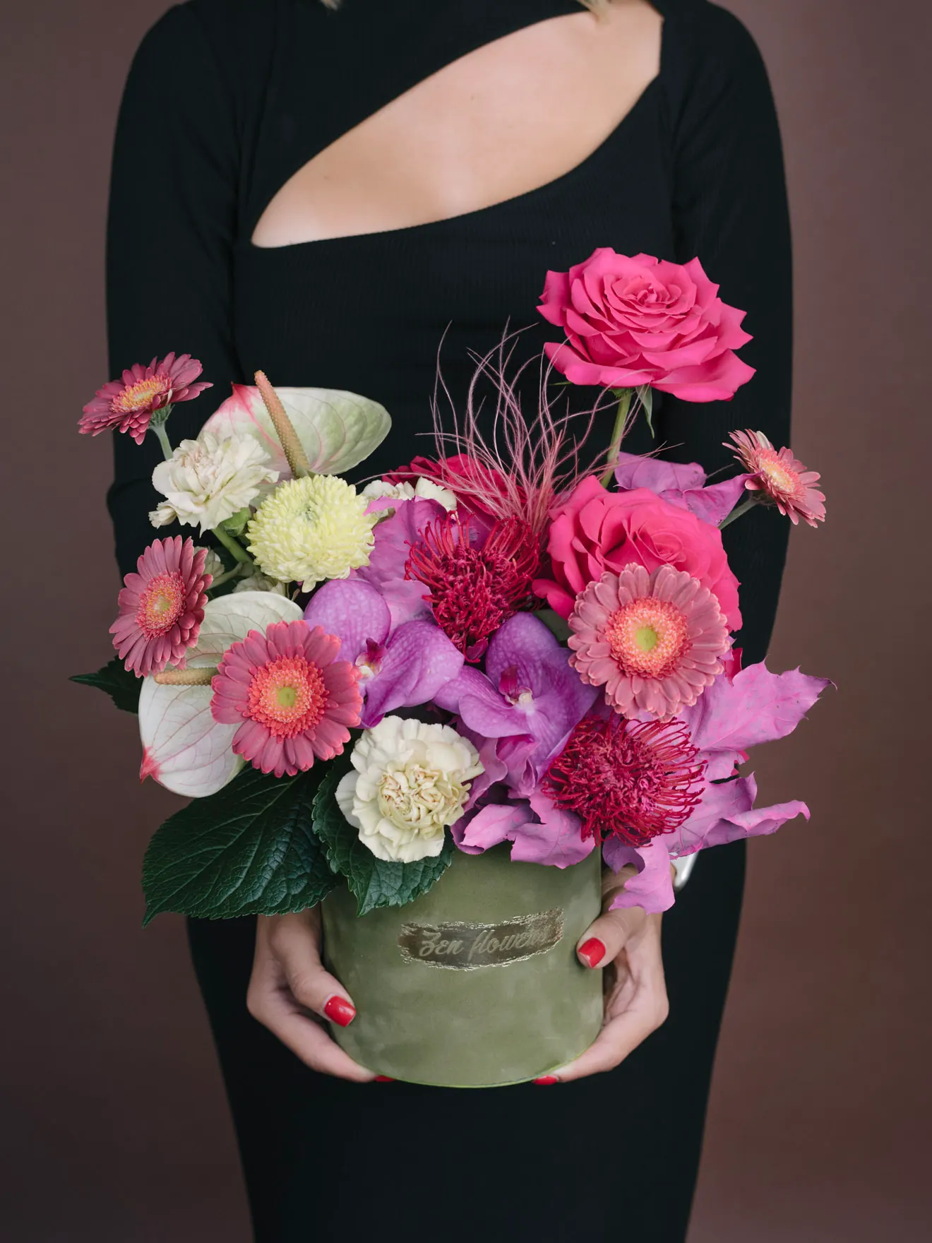 Festival, gerbera, orhidee vanda și anthurium
