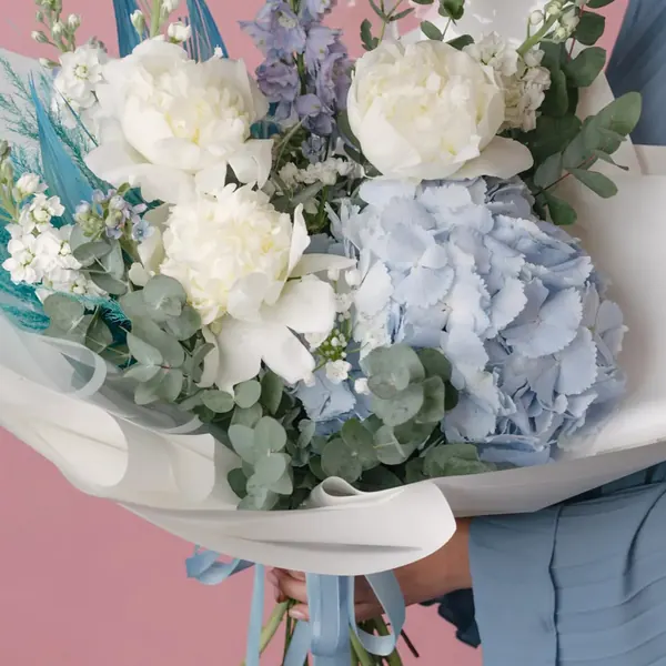 Ocean, hydrangea bleu, bujori și nemțișori, fotografie de la Bianca V.